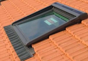 Installation de Velux à Bordeaux fenêtre de toit, Velux®, pose professionnelle, luminosité, ventilation, couvreur spécialisé